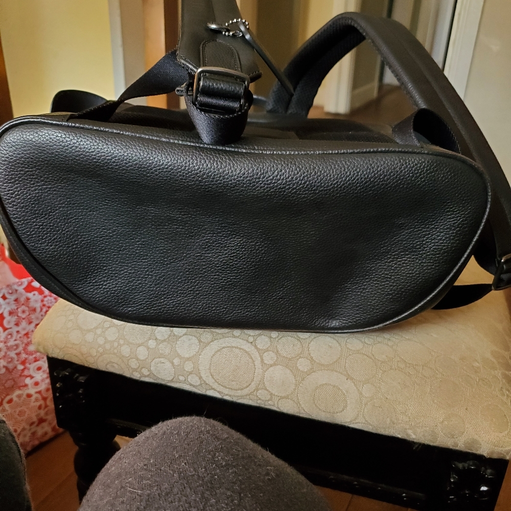 ❌SOLD❌ Large Leather Coach Backpack - Picture 15 of 16